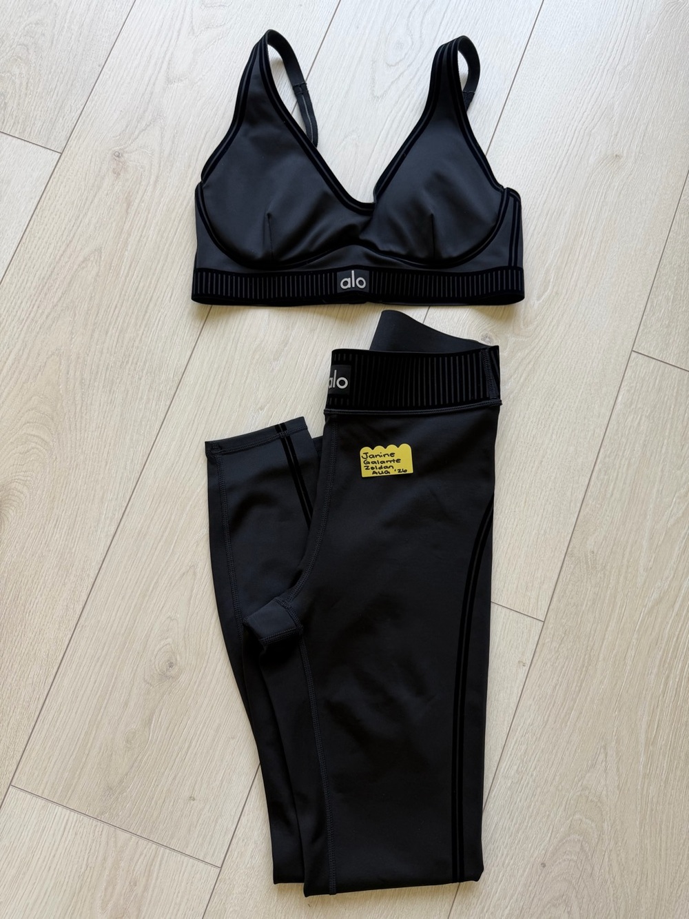 Alo Airlift Line Up Set Black XS/S LN